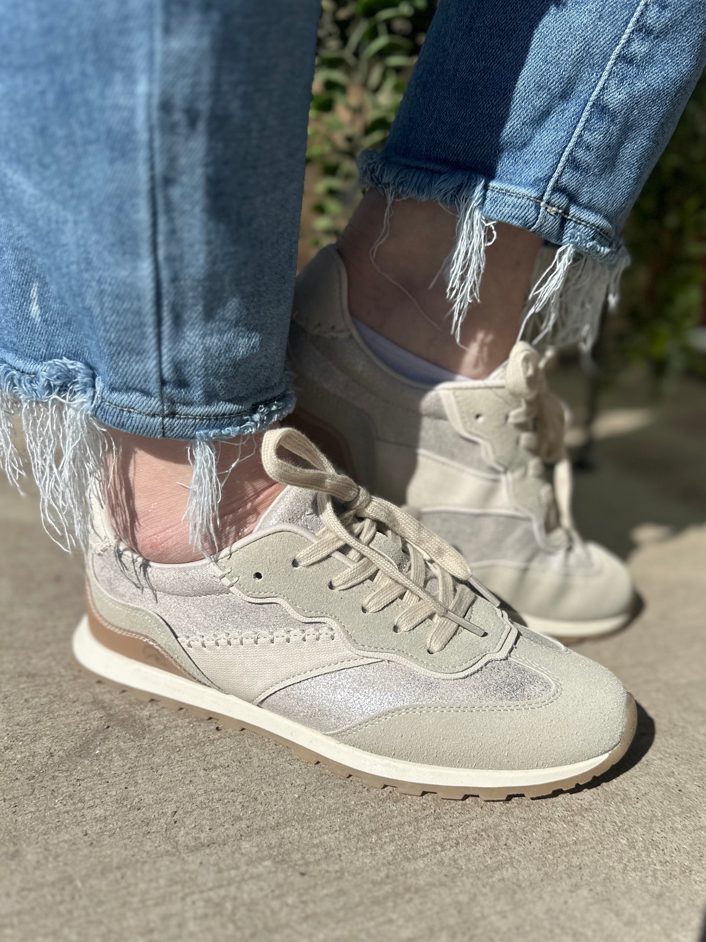 Valley Sneakers