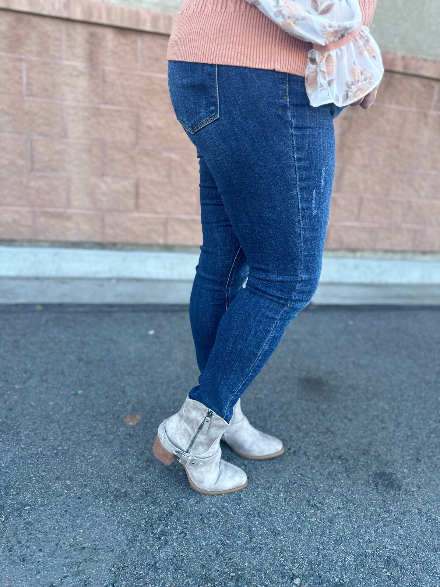 Straight Leg "Julia" Jeans