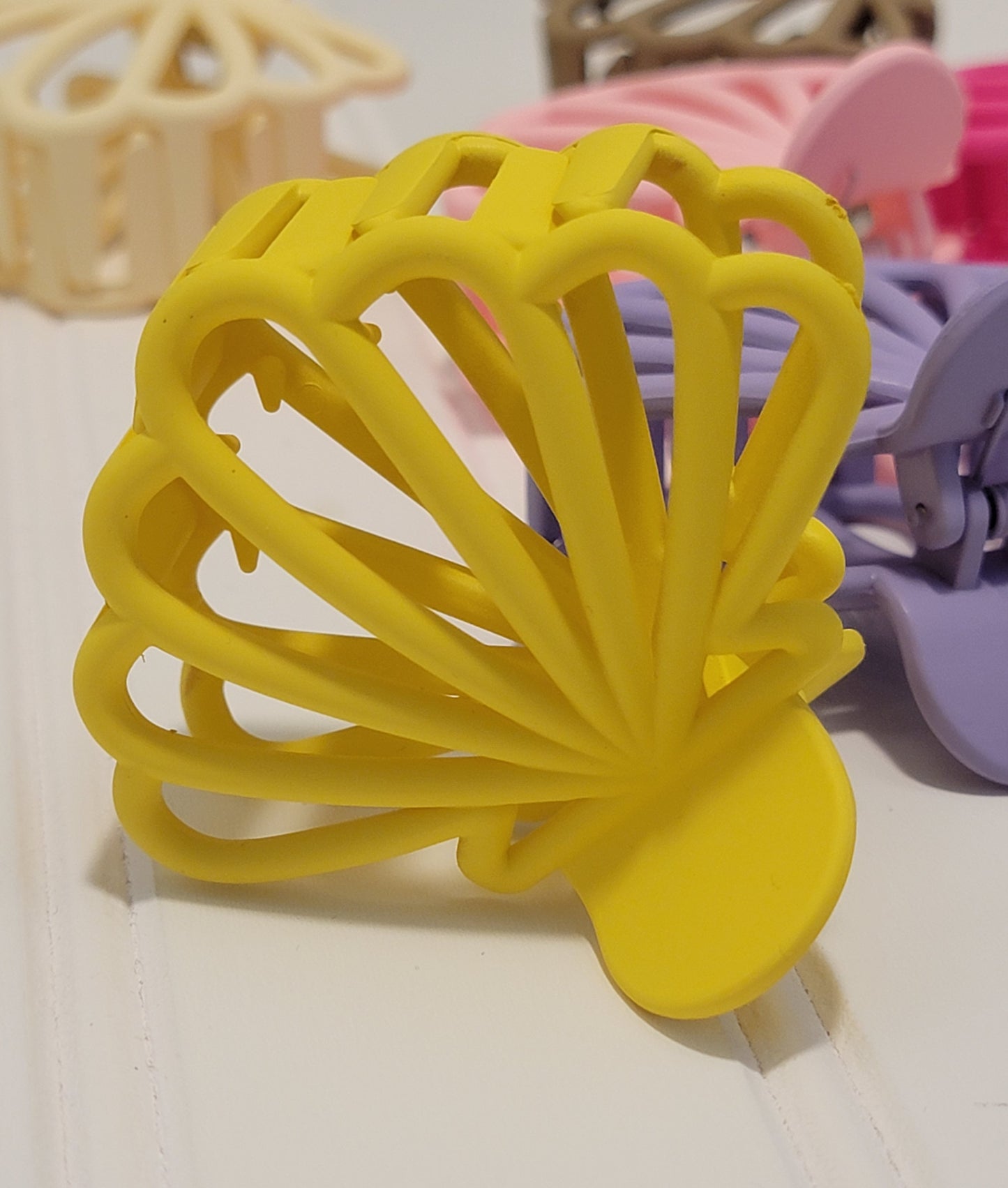 Matte Seashell Hair Claw