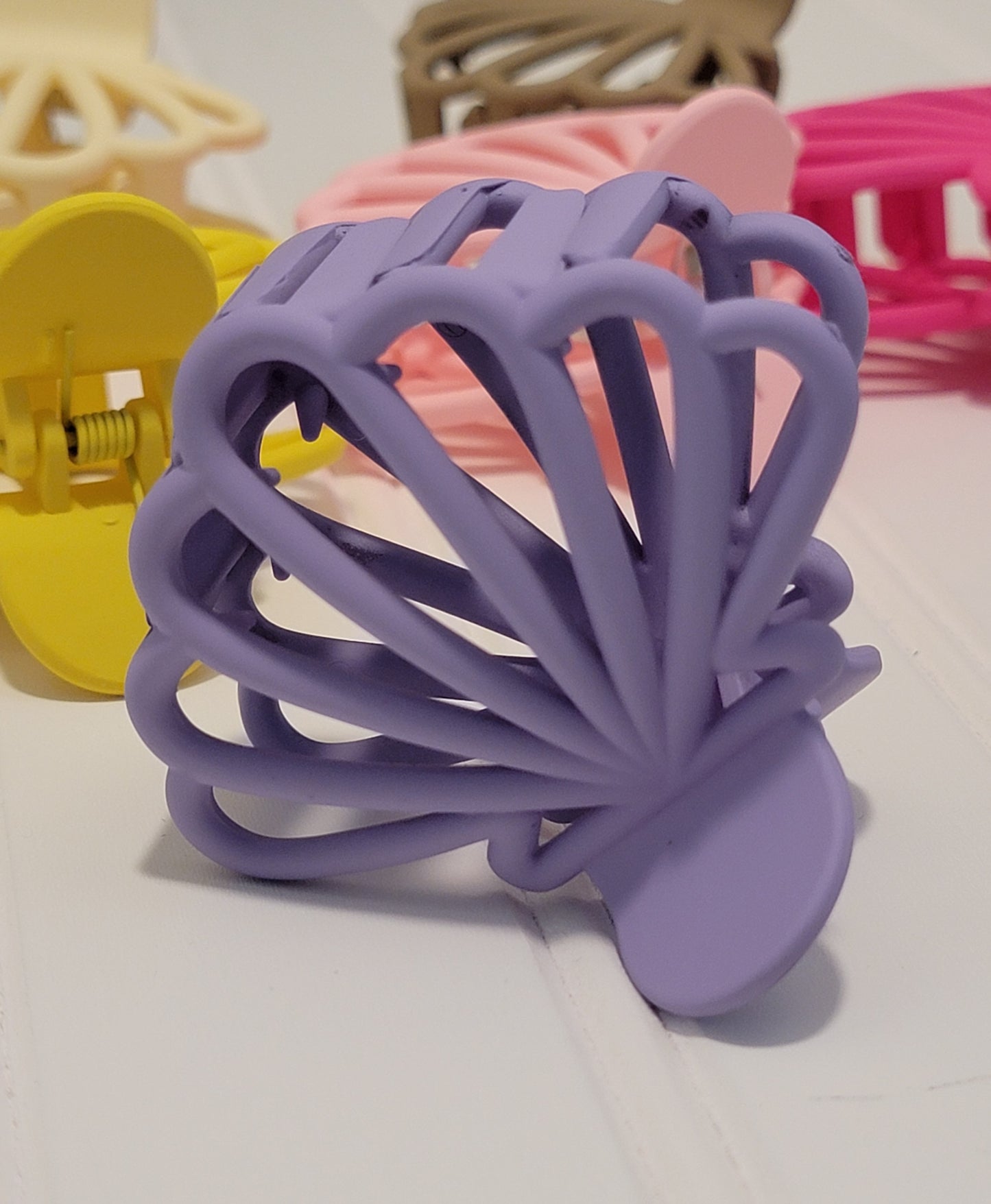 Matte Seashell Hair Claw