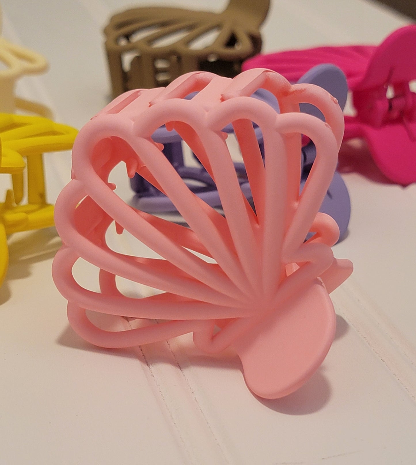 Matte Seashell Hair Claw