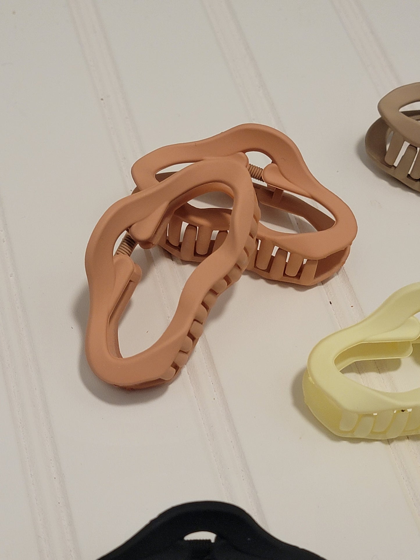 Matte Geometric Hollow Clip set