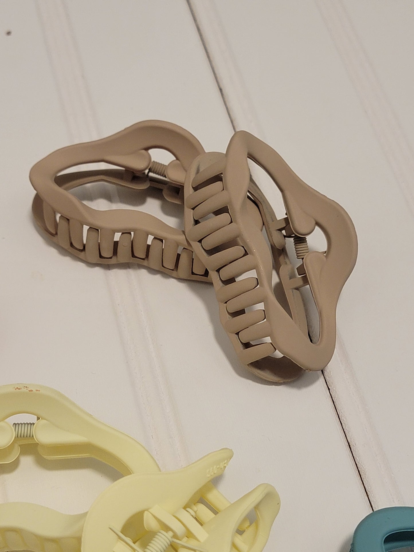Matte Geometric Hollow Clip set