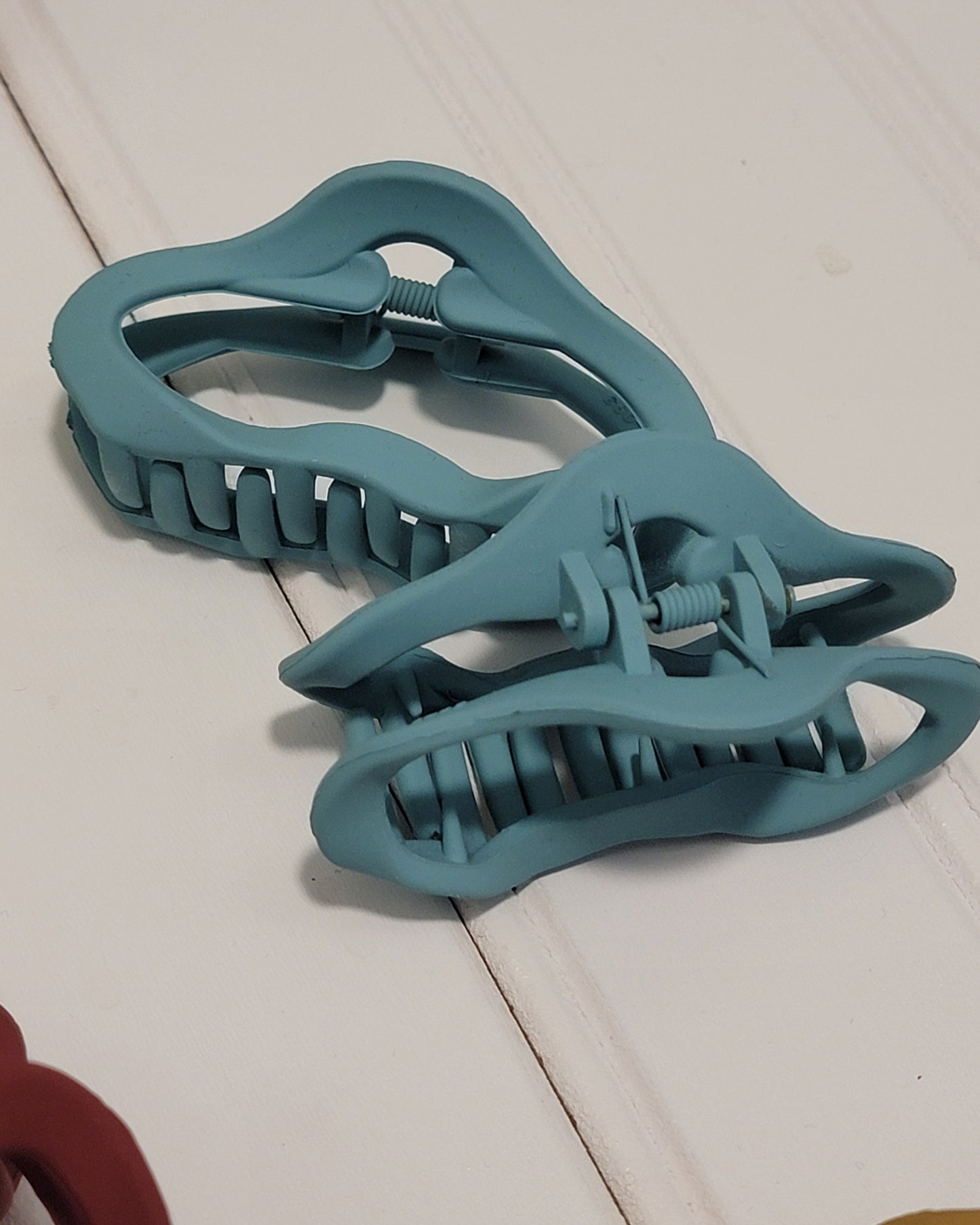 Matte Geometric Hollow Clip set
