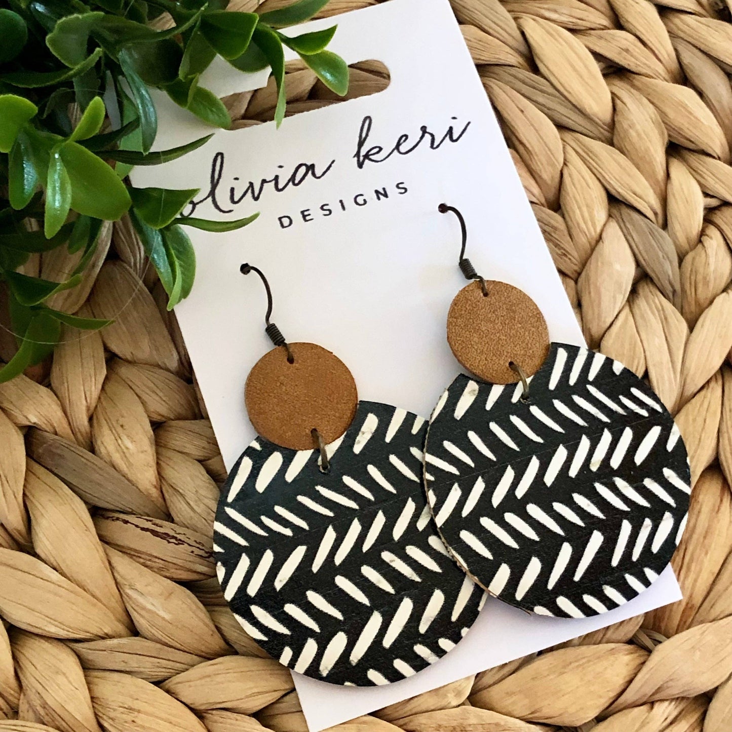 Brielle - Black Broken Chevron