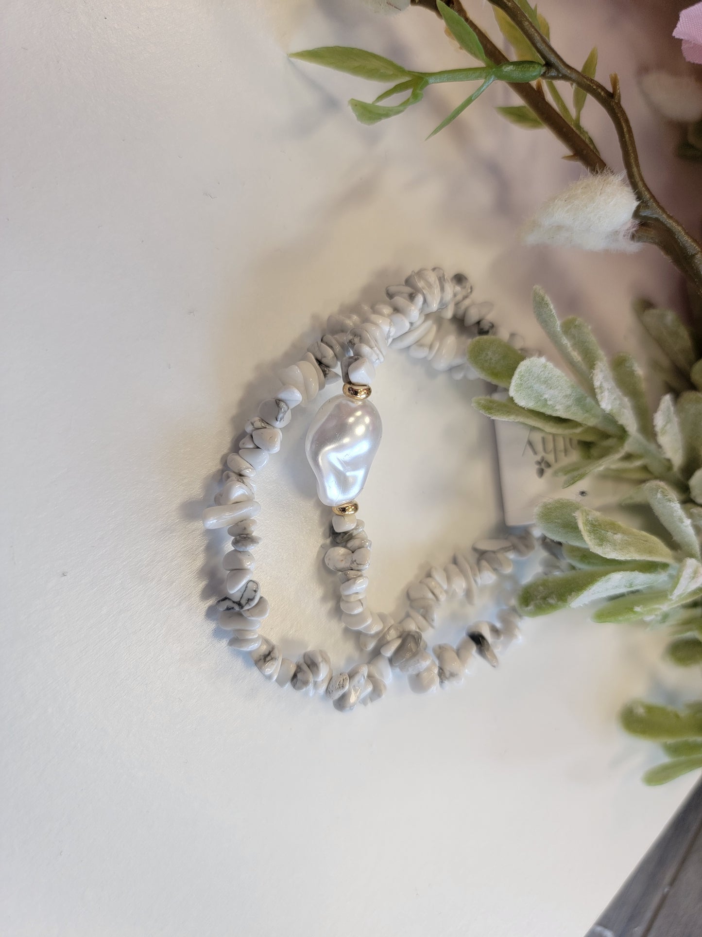 Chip Stone Pearl Bracelet