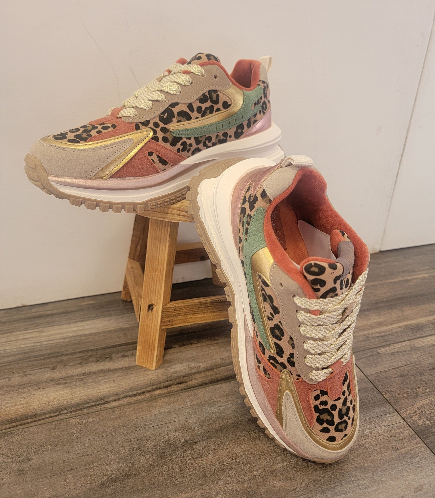 Leo Retro Sneaker