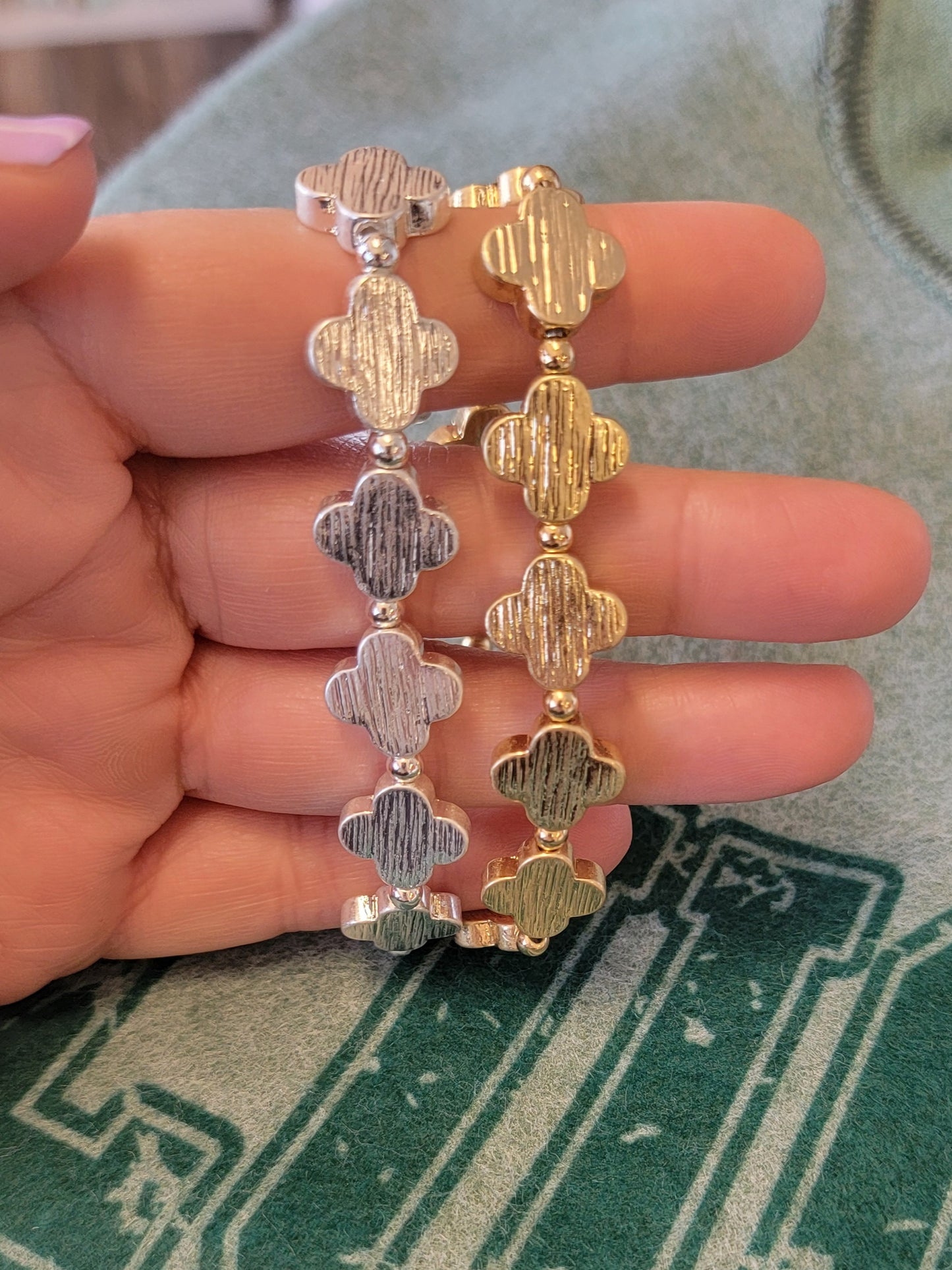 Metal Clover Stretch Bracelet