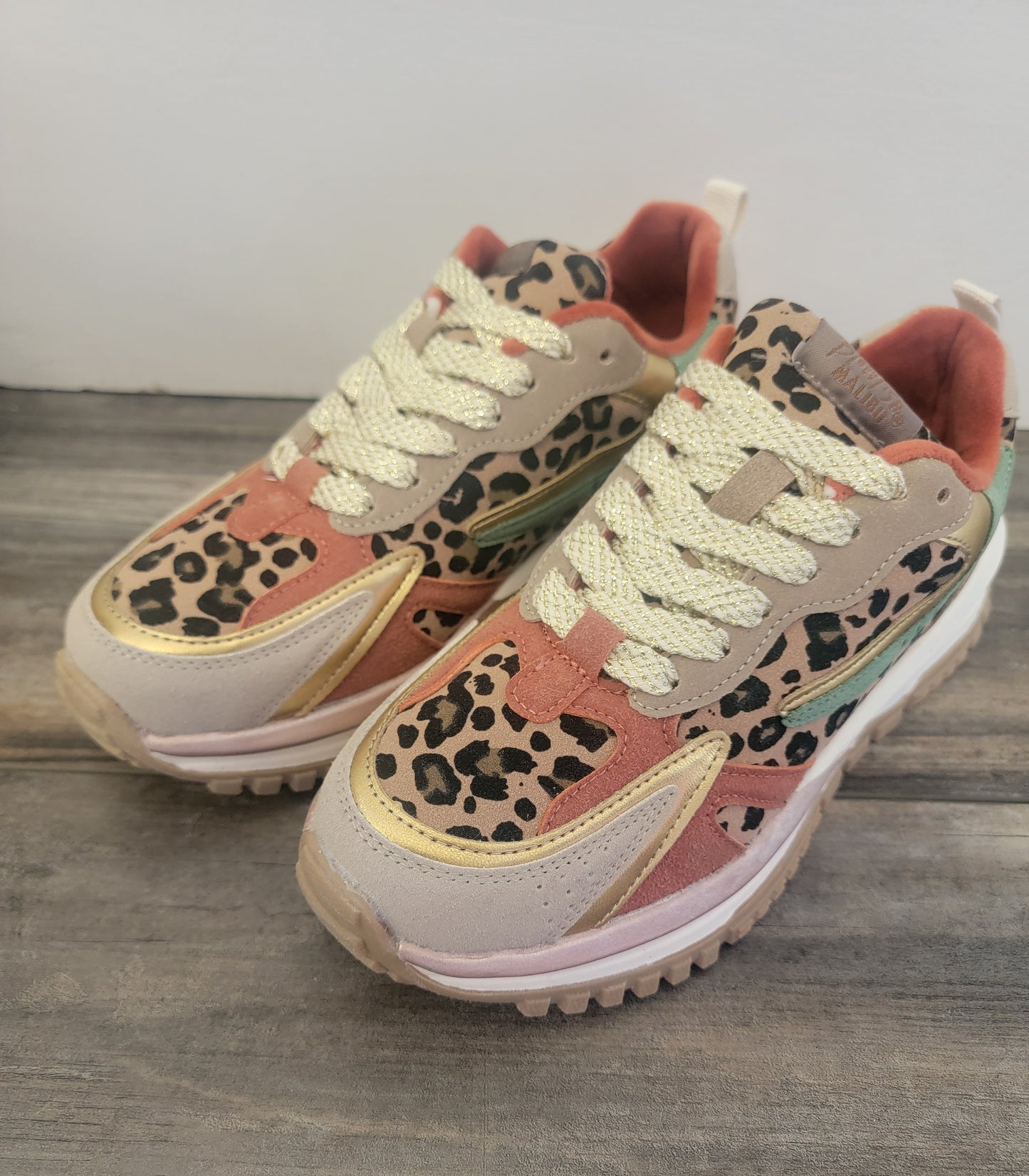 Leo Retro Sneaker
