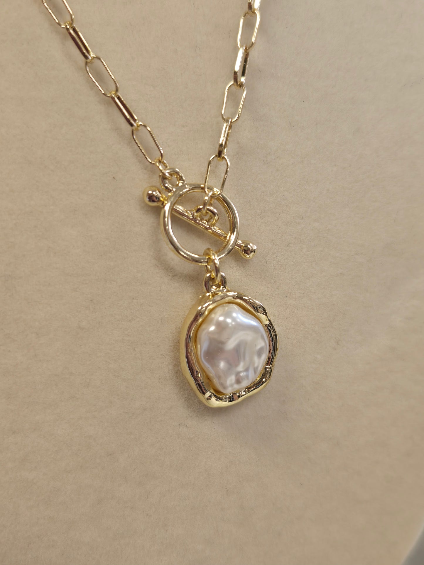 Gold Chain & Pearl Necklace
