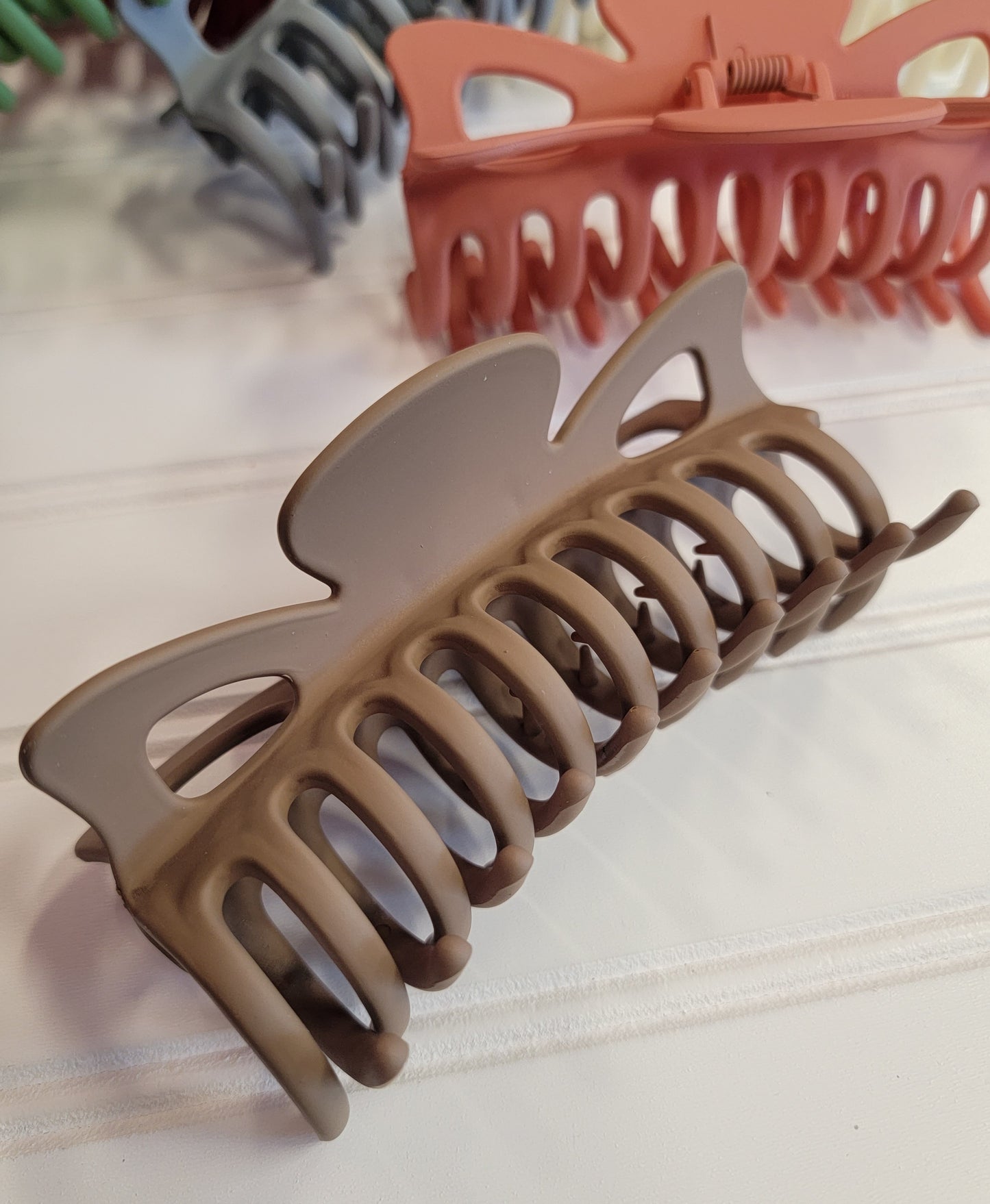 Matte Jumbo Hair Clip