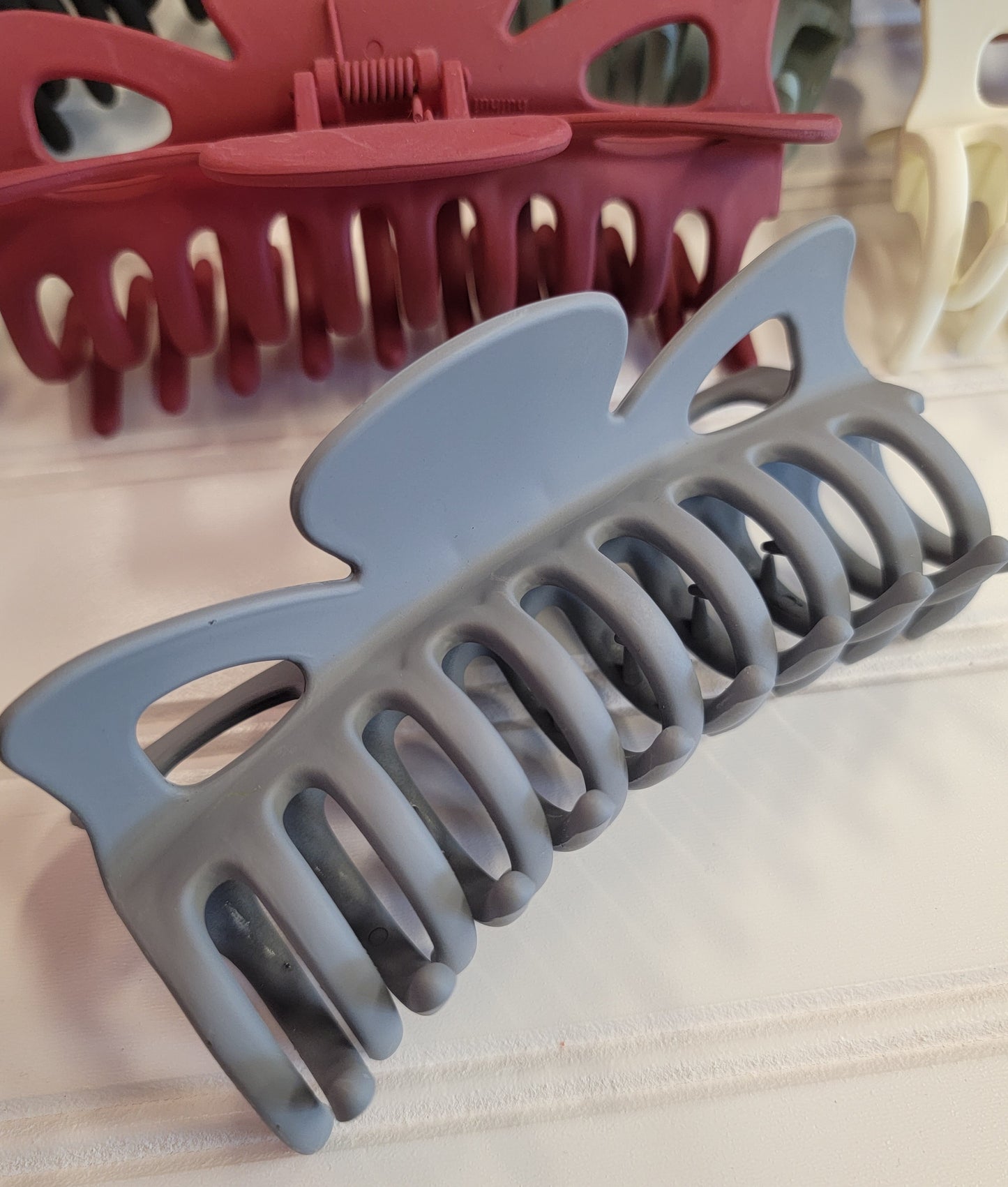 Matte Jumbo Hair Clip