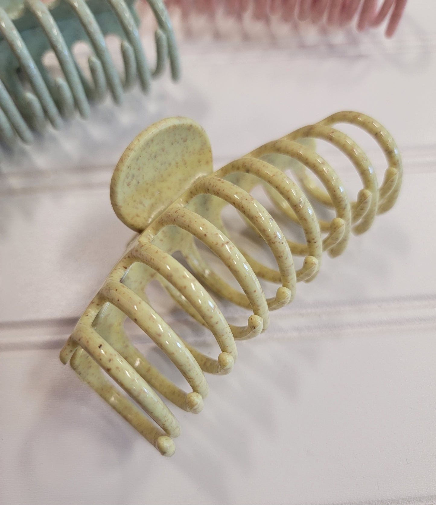 Dusted Round Hair Clip
