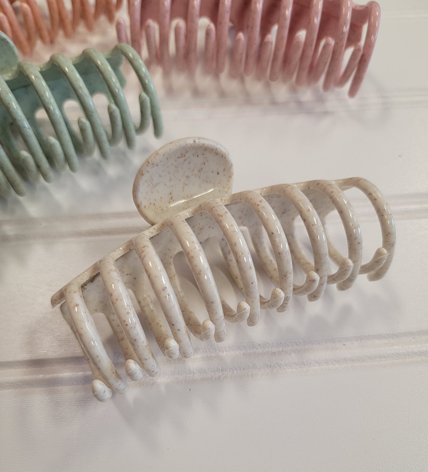 Dusted Round Hair Clip