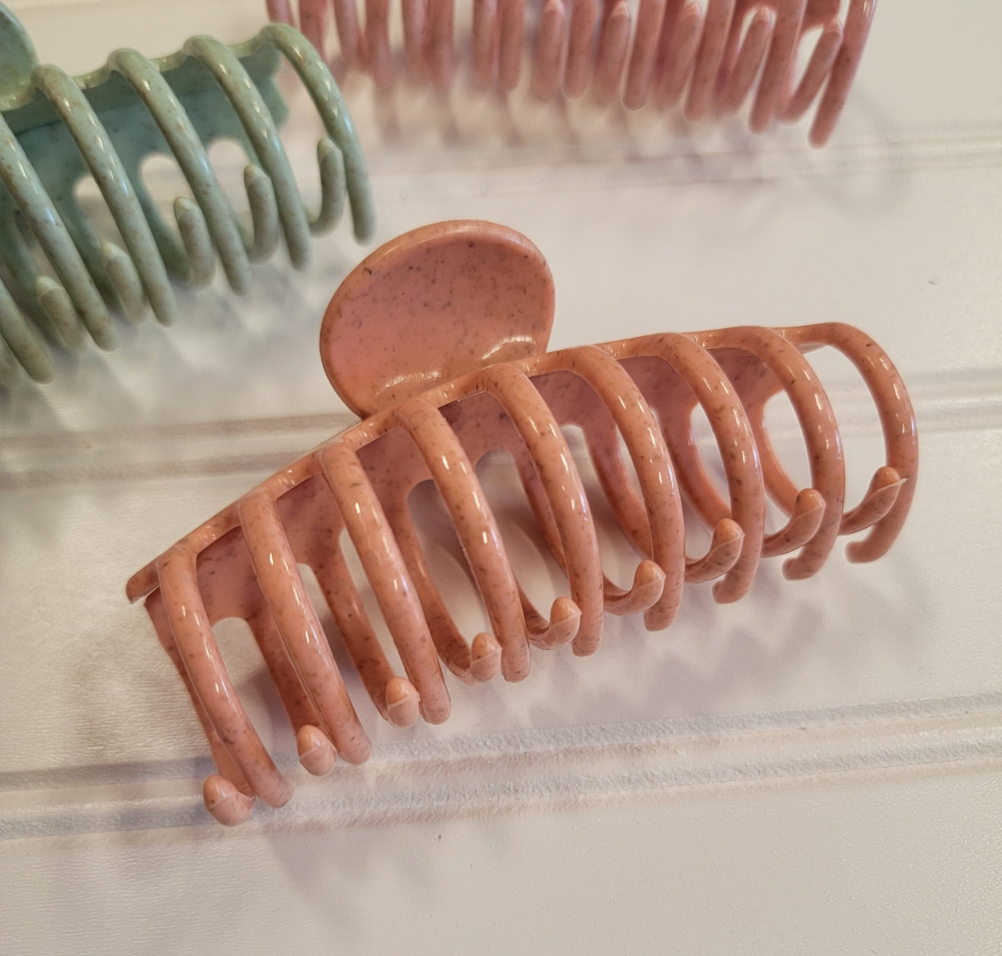 Dusted Round Hair Clip