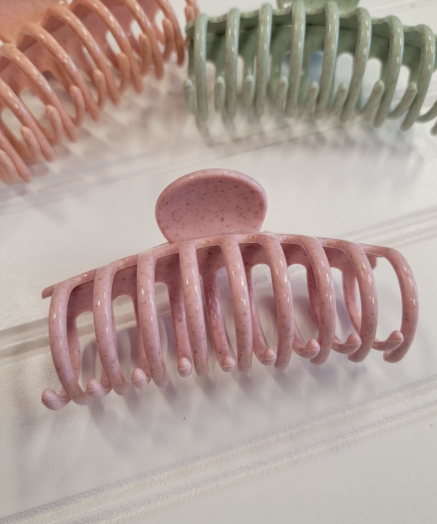 Dusted Round Hair Clip