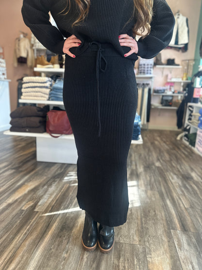 Black Midi Sweater Skirt