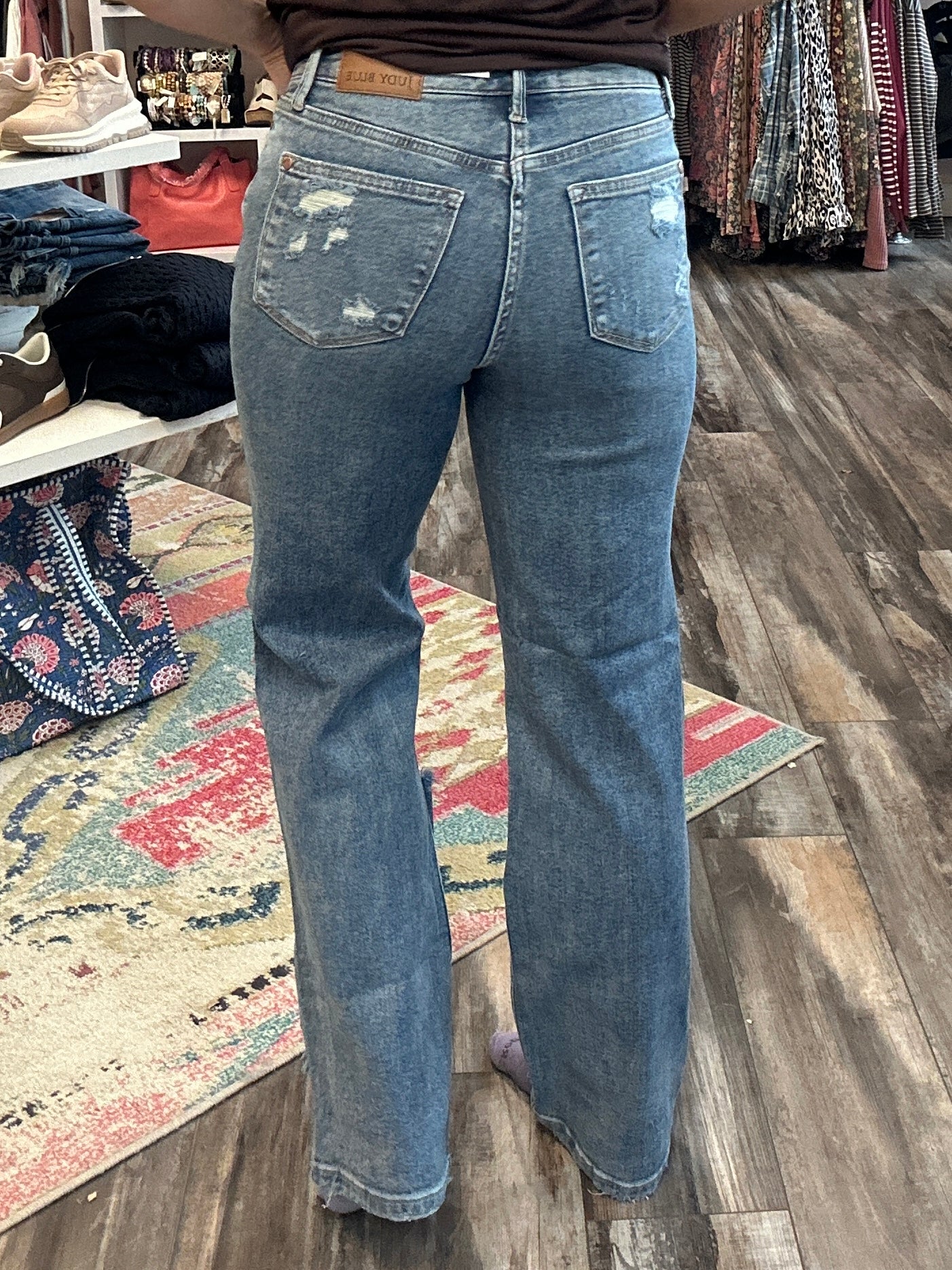 Heavy Destroy Straight Laura Jeans