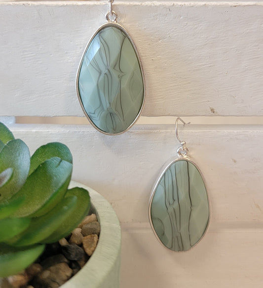 Green Faceted Stone Drop Earring