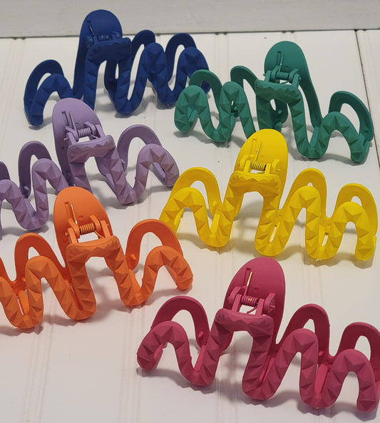 Embossed Wavy Hair Clips