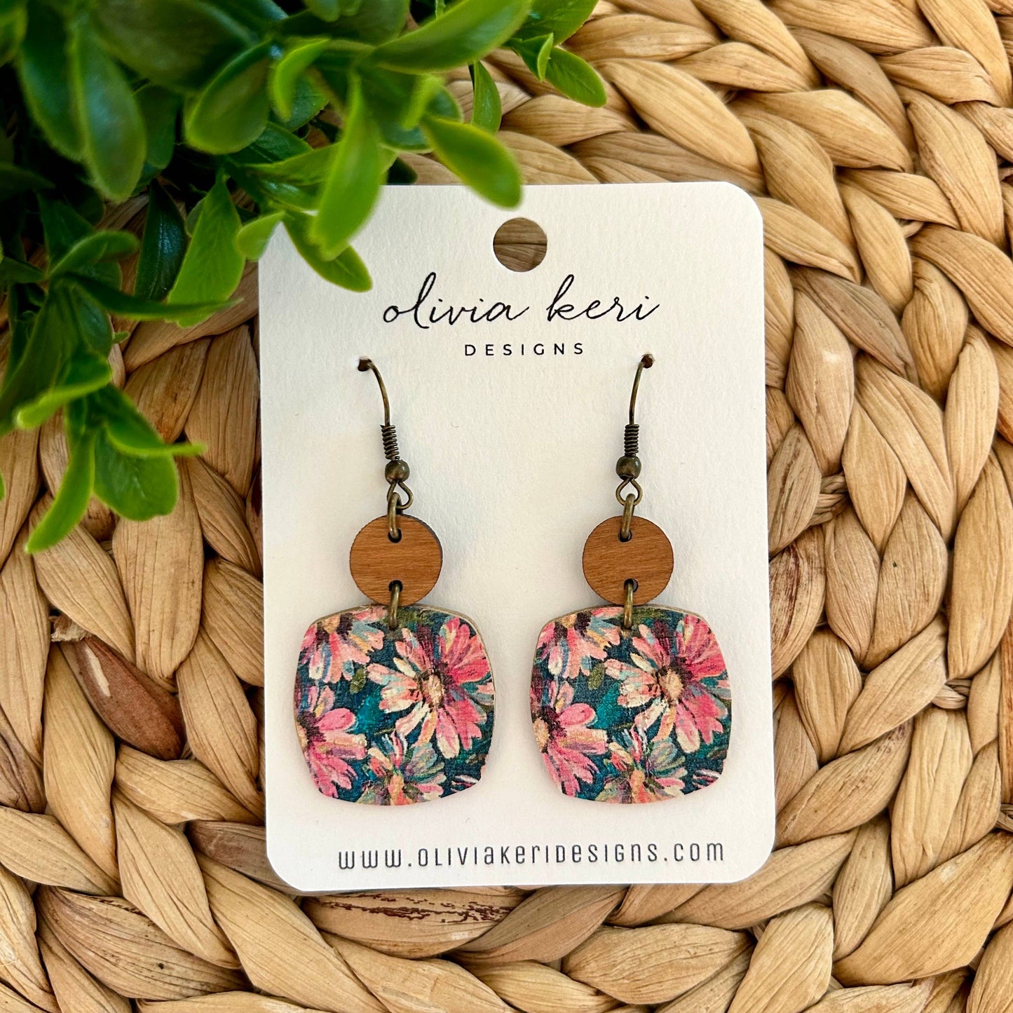 Nora - Floral Fantasy