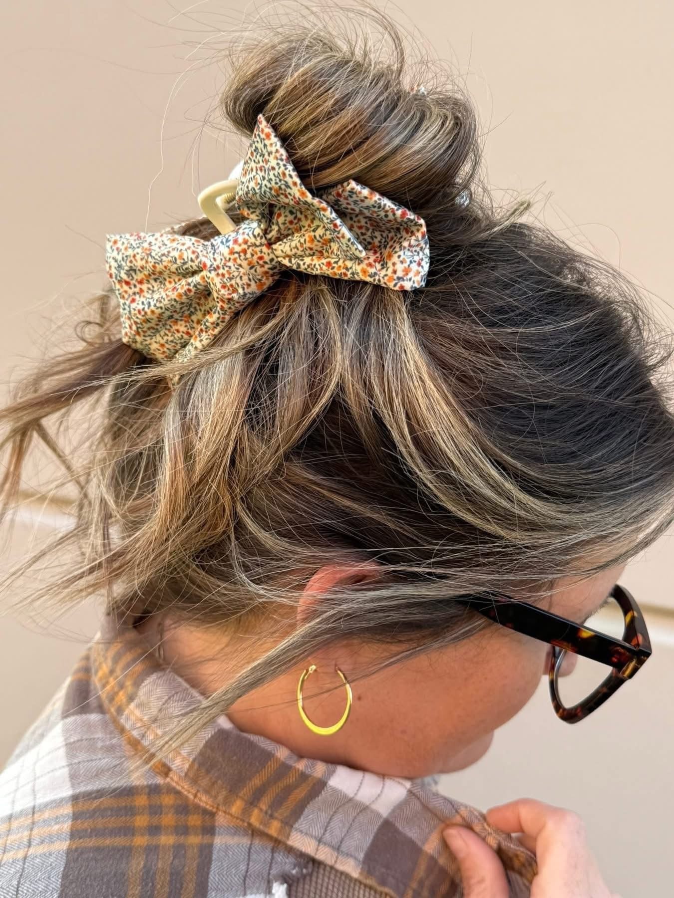 Big Mood Bow Clip