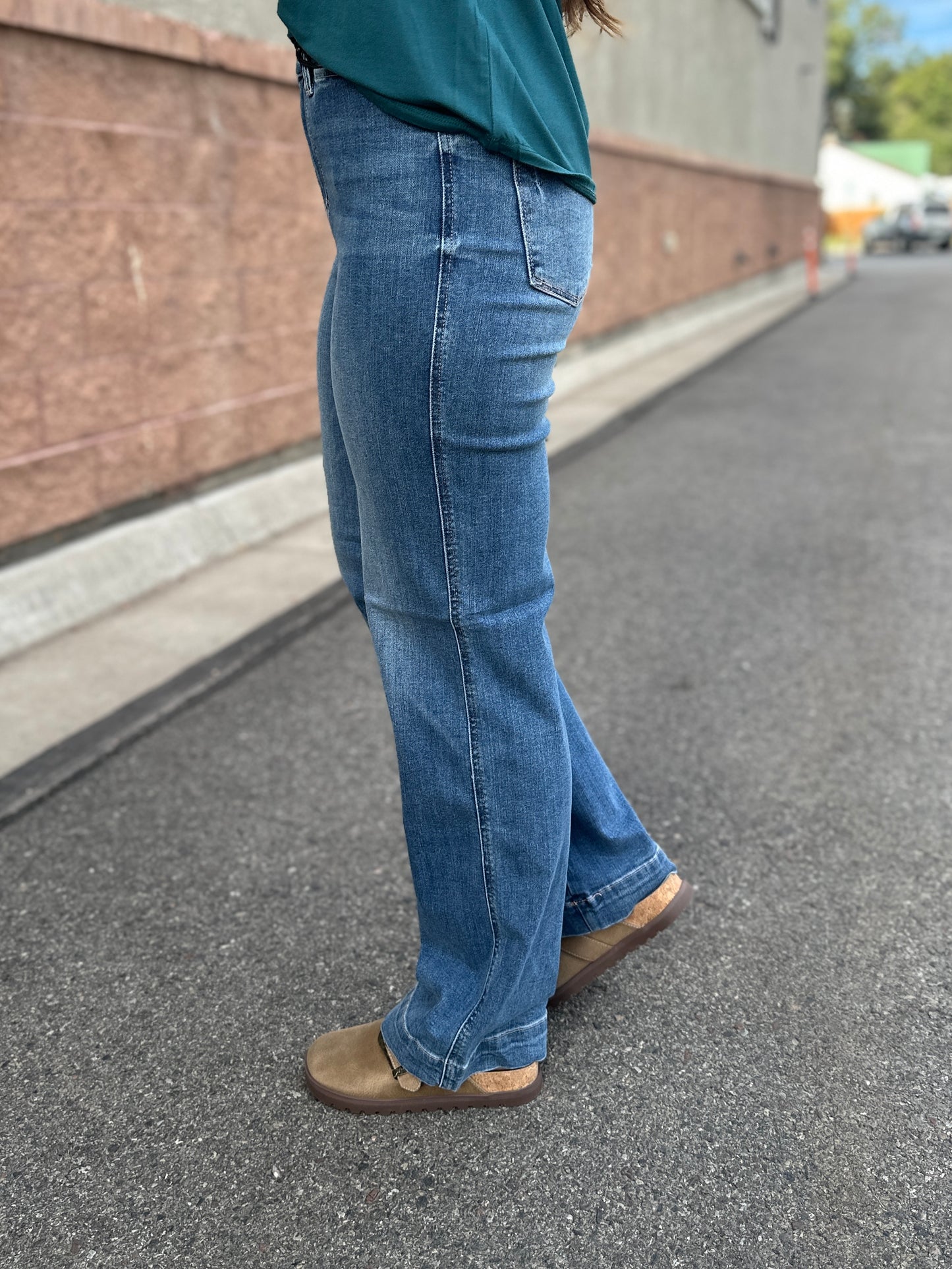 Callie High Waist Straight Jeans