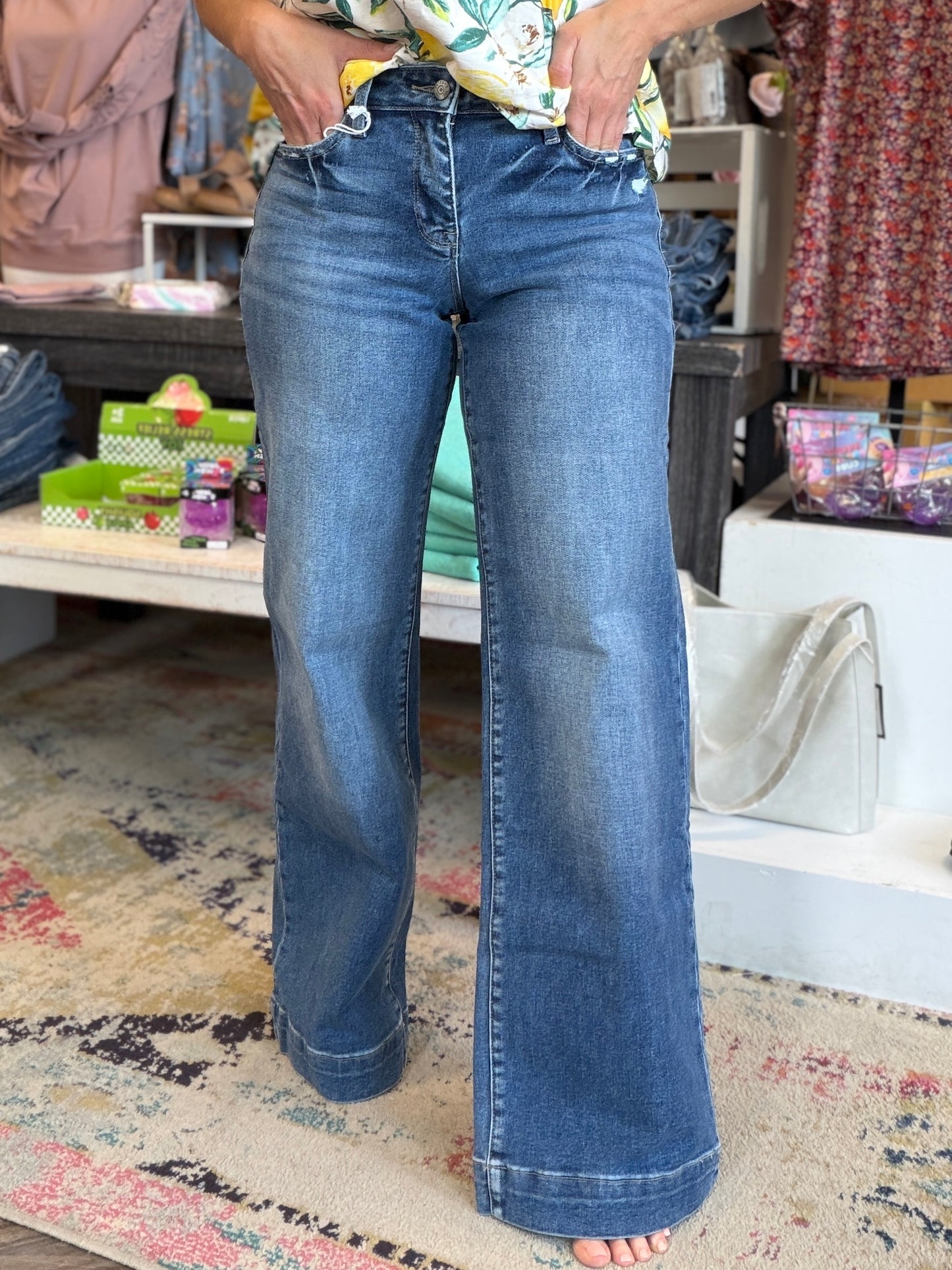 Lynn Mid Rise Wide Leg Jeans