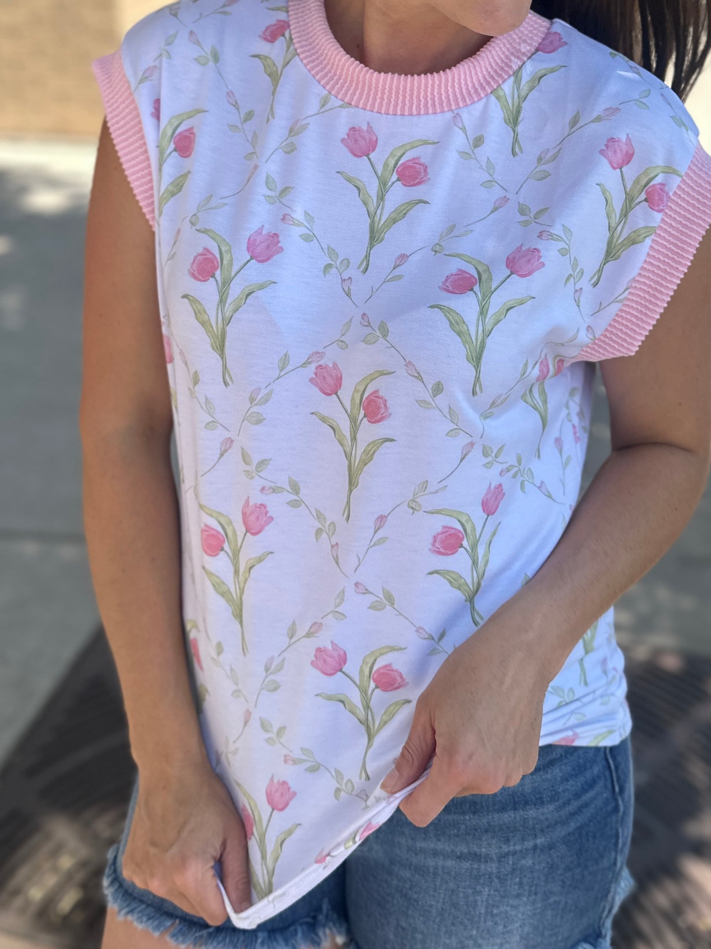 Drop Shoulder Short Sleeve Tulip Print Top