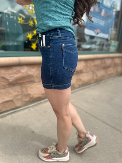 Dark Wash Wendy Short