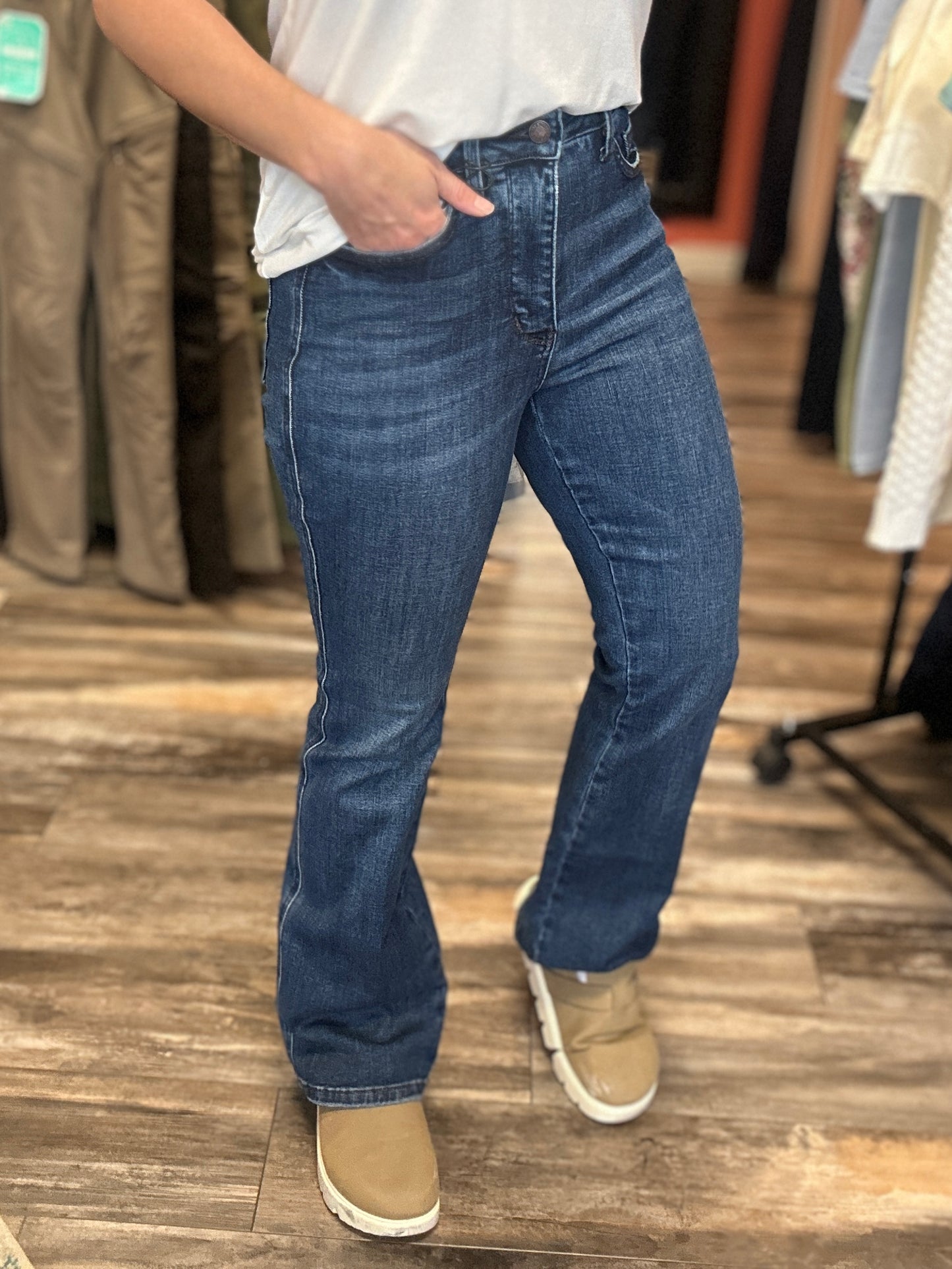 Dark Wash Shayna Bootcut Jeans Short 29"