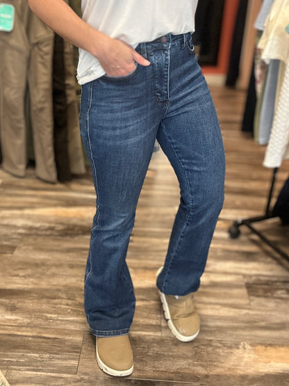 Dark Wash Shayna Bootcut Jeans Short 29"