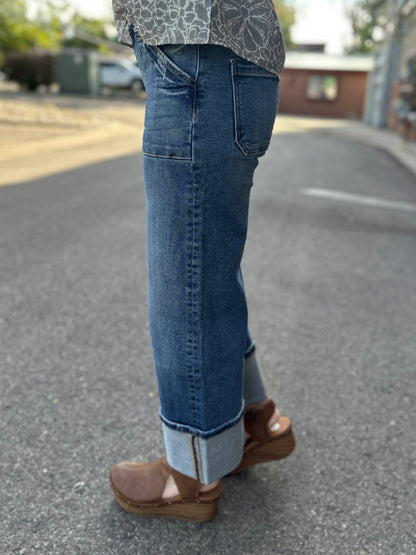 Mid Rise "Raven" Cropped Jeans