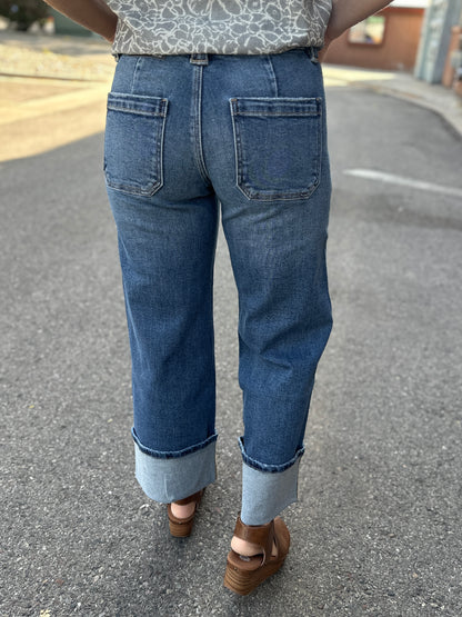 Mid Rise "Raven" Cropped Jeans