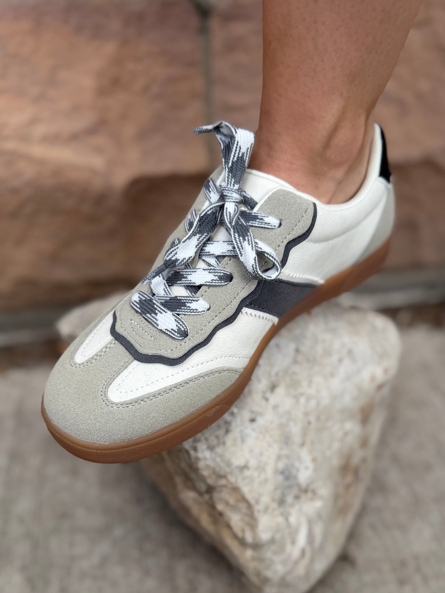 Tastic Sneakers