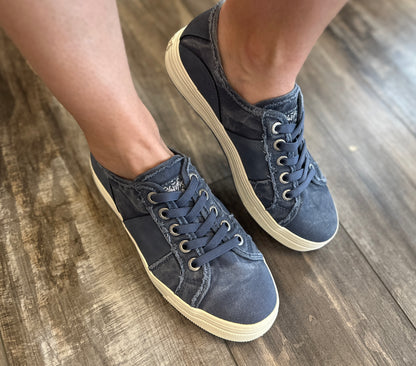 Newport Blue Sneakers