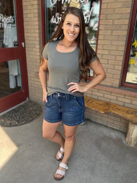 Ribbed Scoop Tee