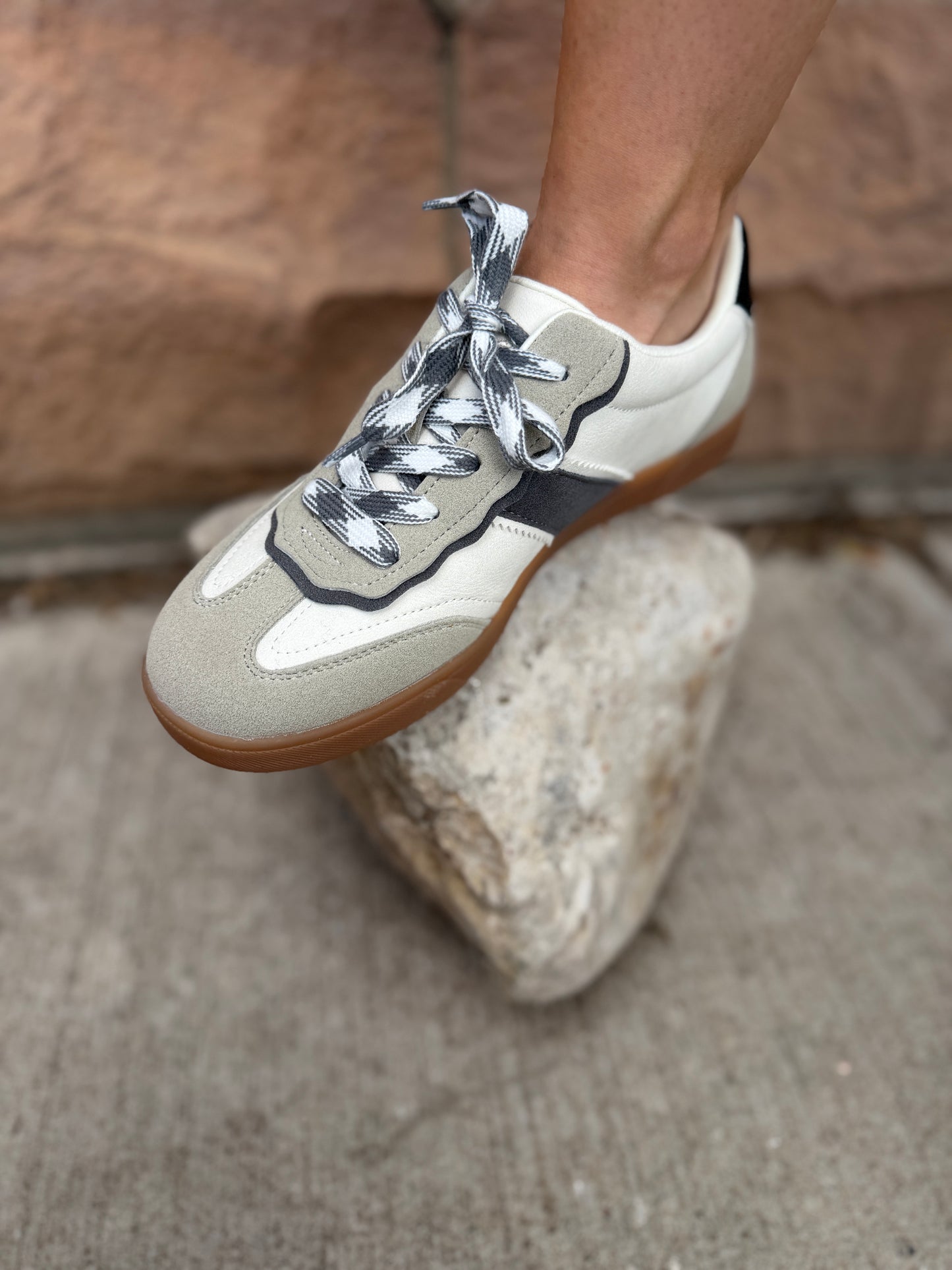 Tastic Sneakers