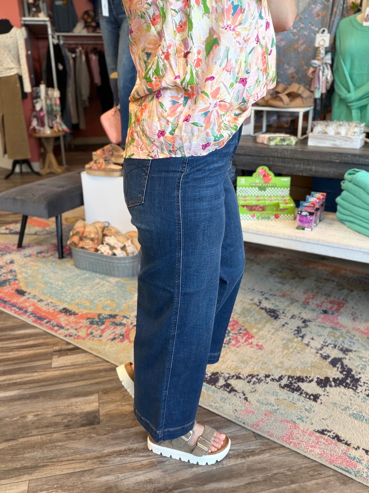 Claudia Ankle Wide Jeans