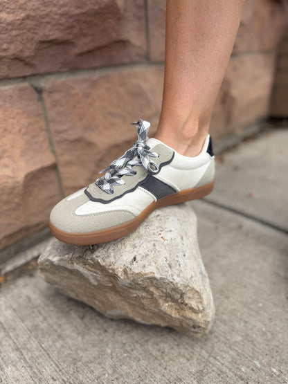 Tastic Sneakers