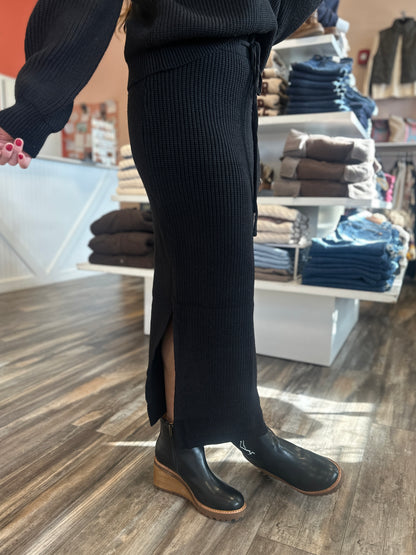 Black Midi Sweater Skirt