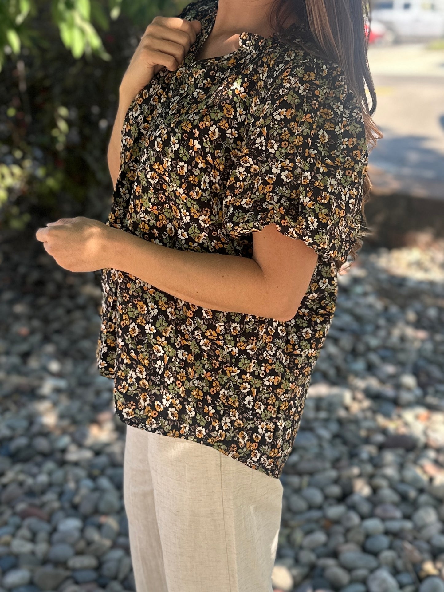 Black Floral Puff Sleeve Blouse