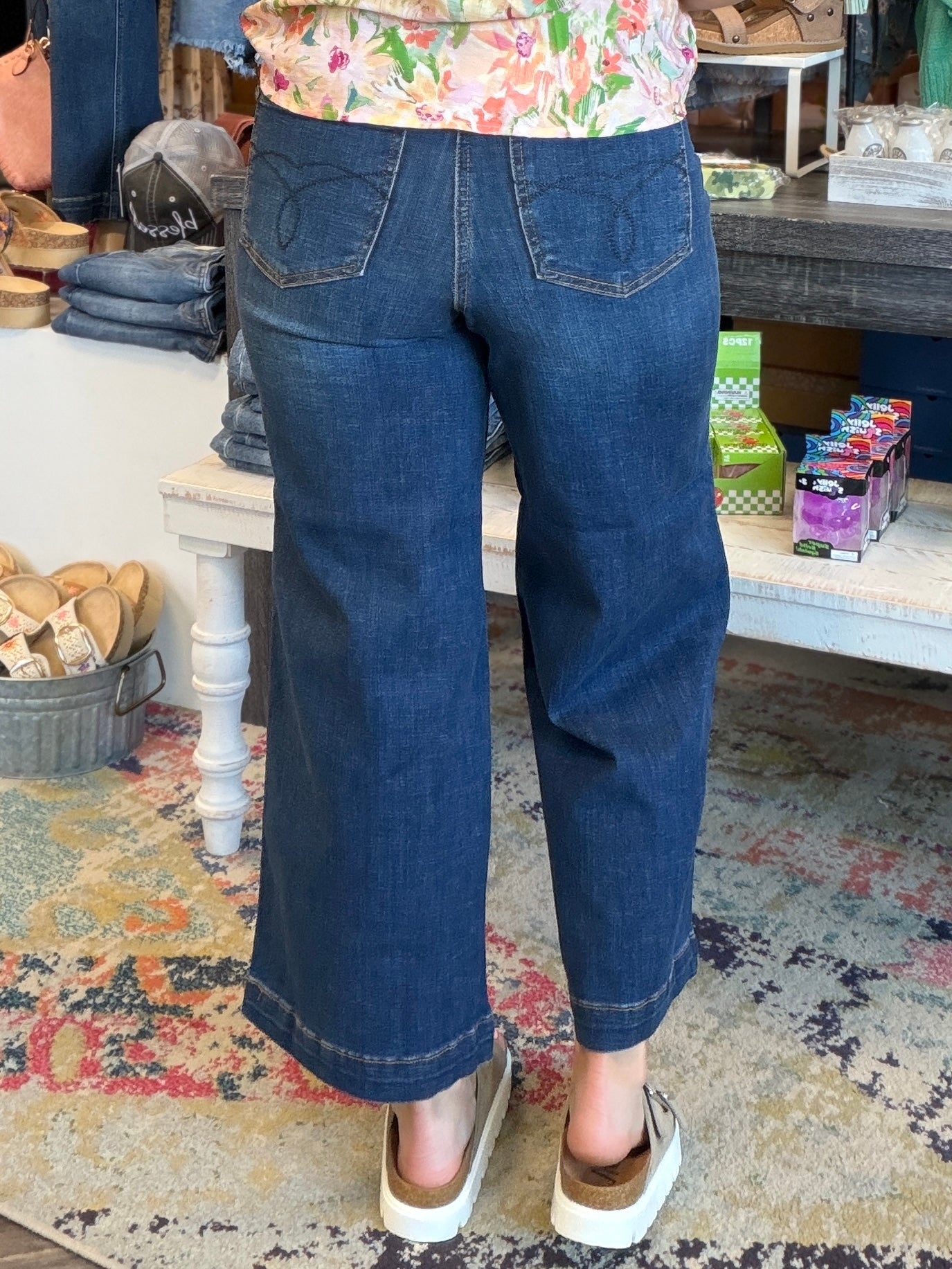 Claudia Ankle Wide Jeans