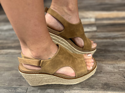 Washed Camel Wedge