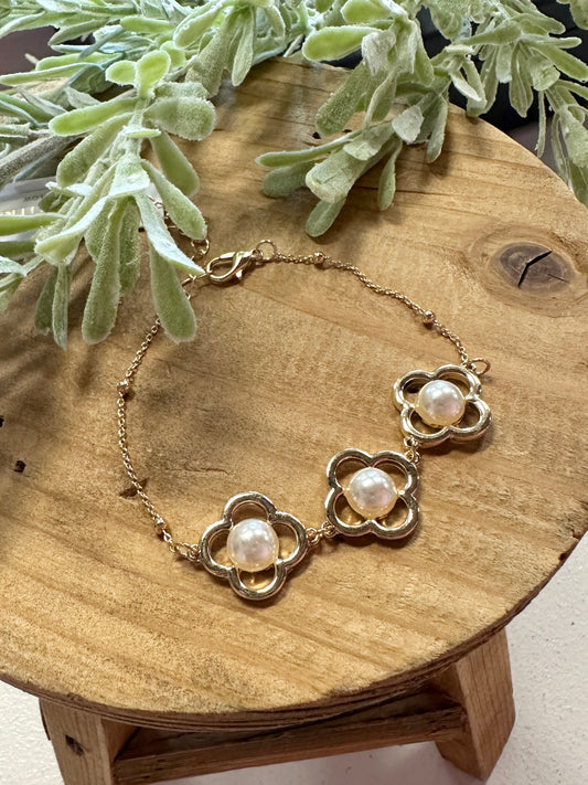 Gold Clover with Pearl Bracelet