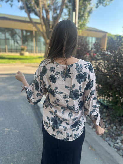 Floral 3/4 Sleeve Blouse