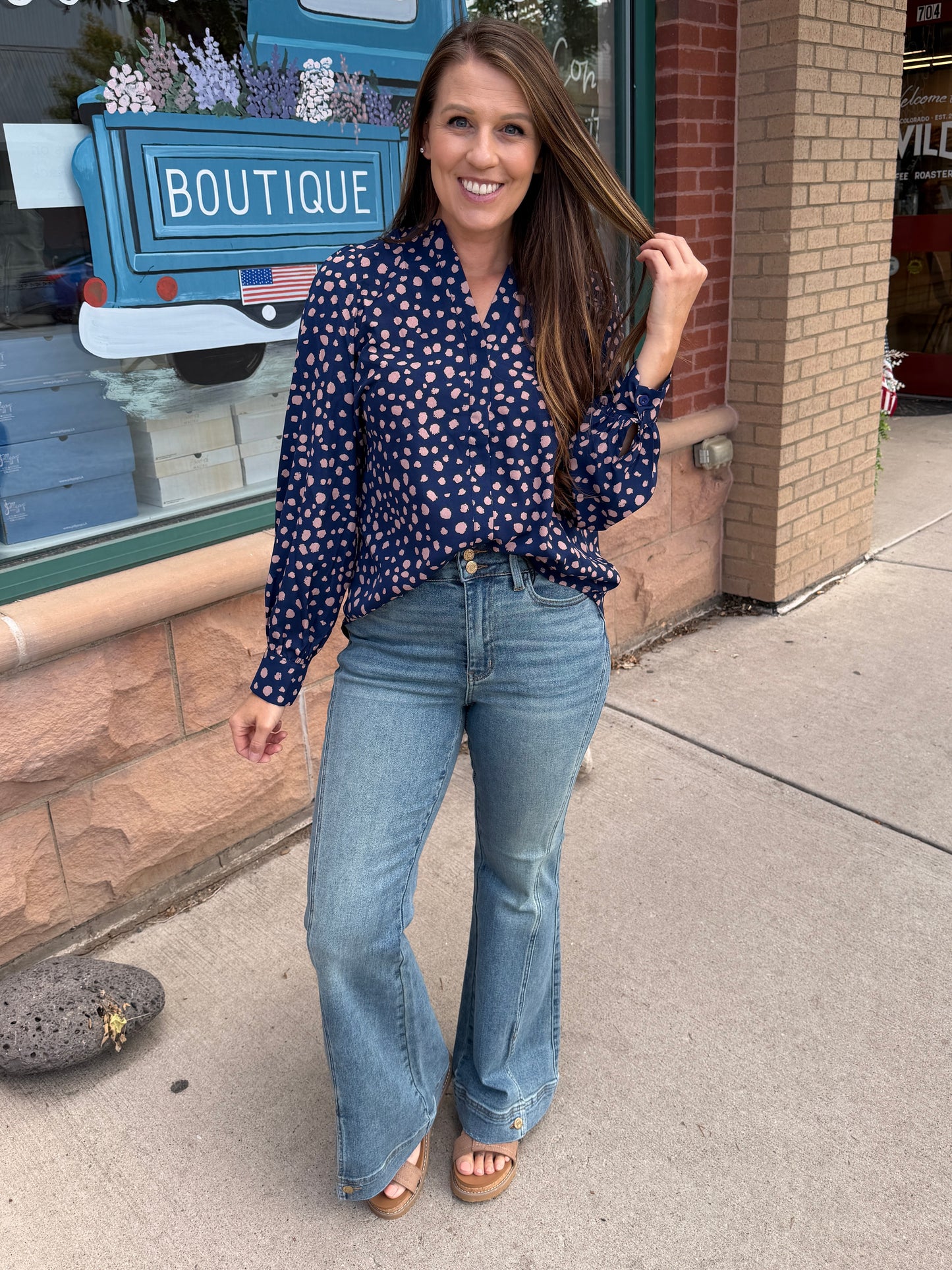 Suki V-Neck Printed Blouse