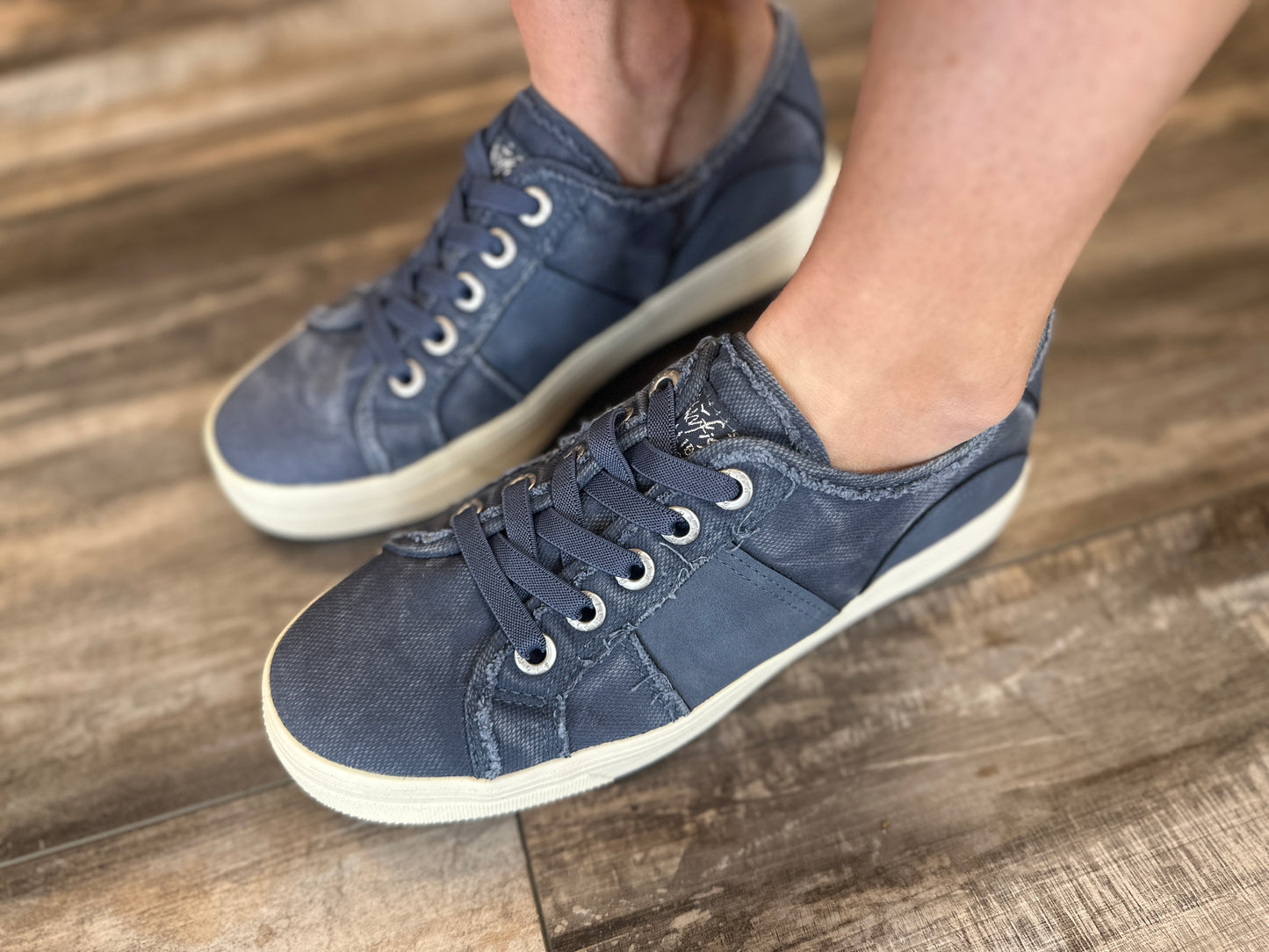 Newport Blue Sneakers