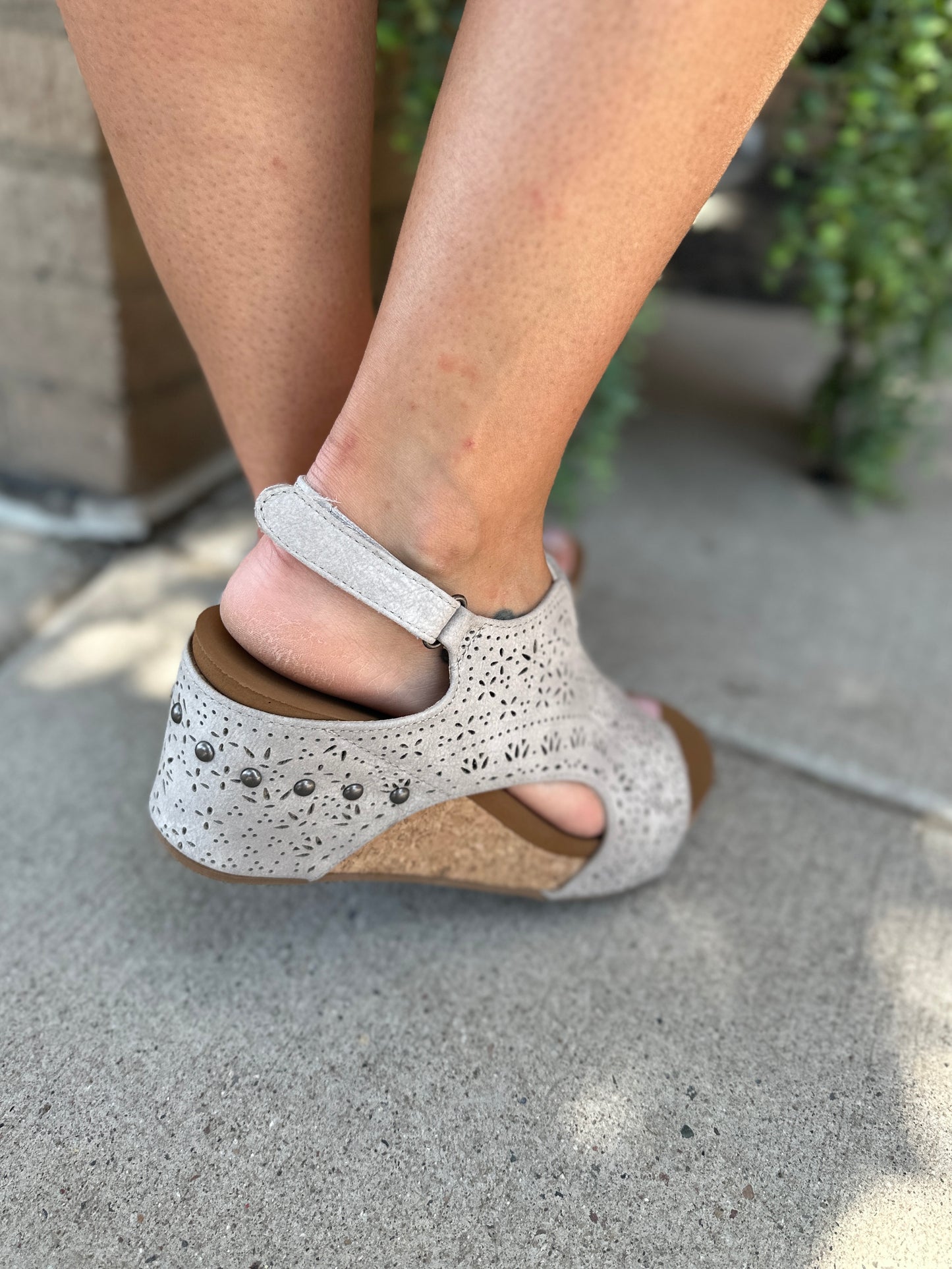 Grey Free Fly Wedge