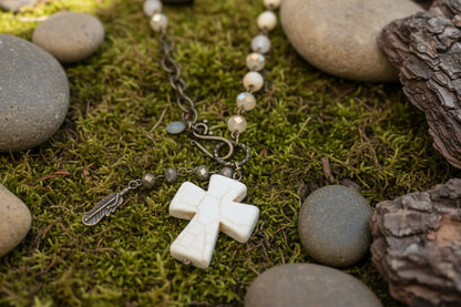 Valerie Necklace in White